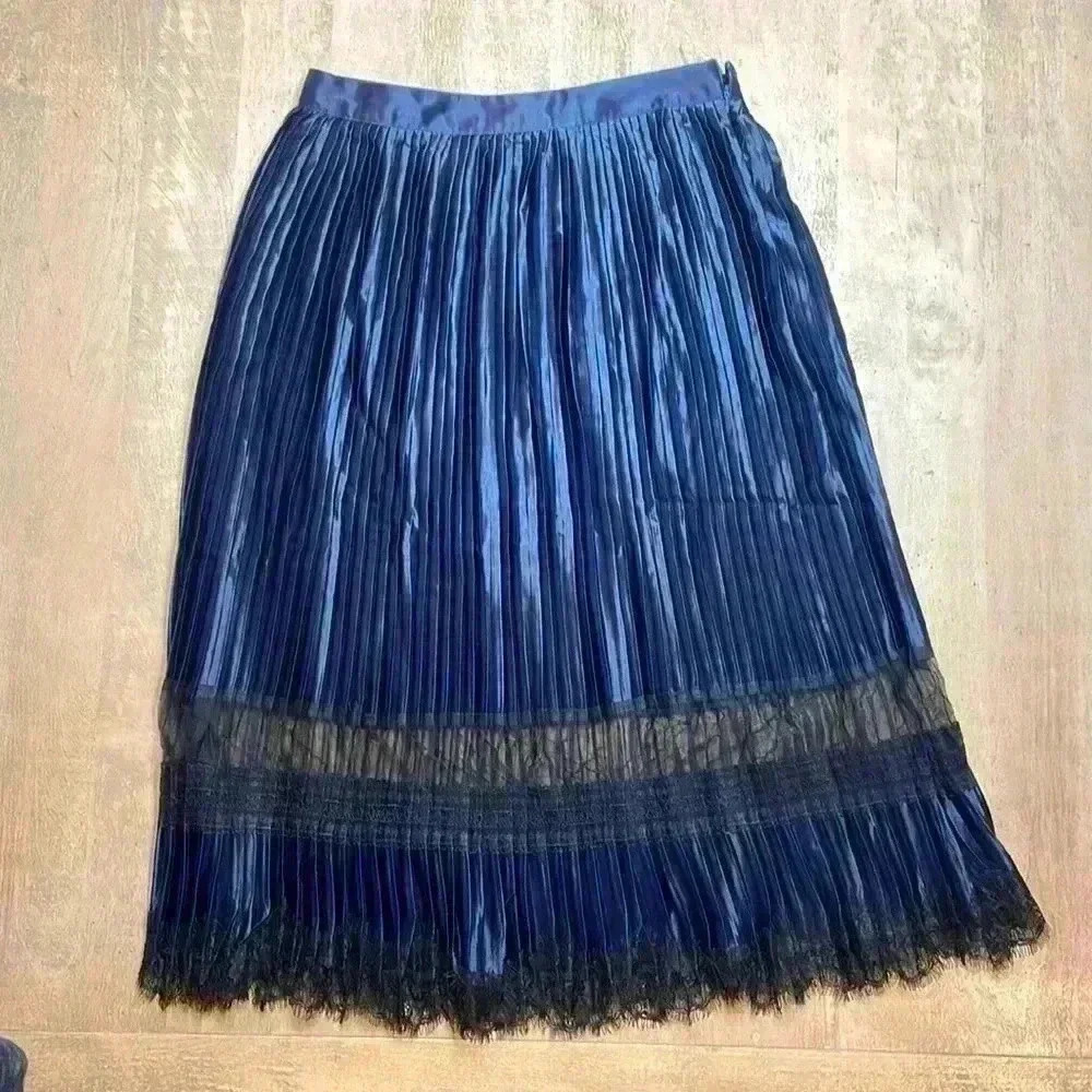 Ultra Pink navy blue satin pleated skirt, size Small.